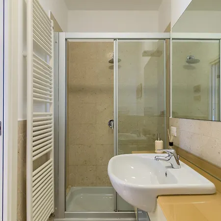 Apartman Piazza Volta - Bymyhomeincomo