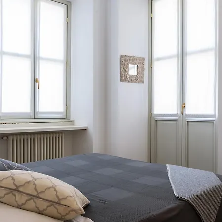 Apartman Piazza Volta - Bymyhomeincomo