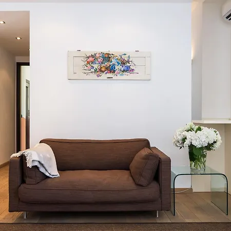 Apartman Piazza Volta - Bymyhomeincomo